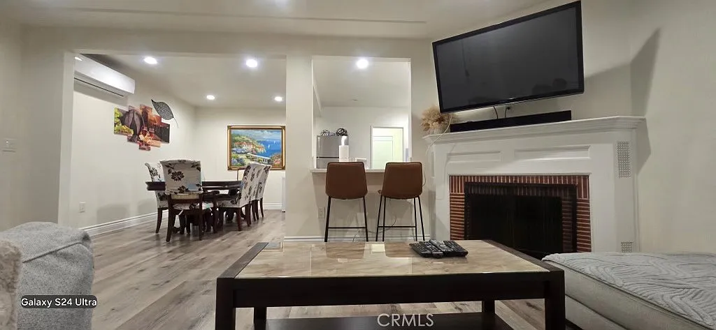 2 bed, 1080 sqft, $3,000 — Photo 1