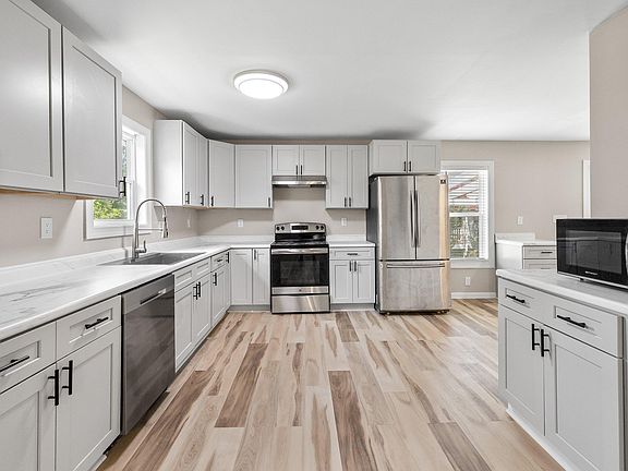 4th image of 2125 Baltic Ave