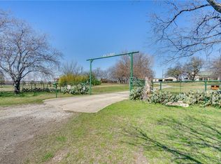 10922 Swafford Rd, Ponder, TX 76259
