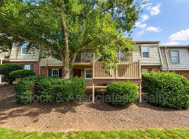 3830 D Country Club Rd