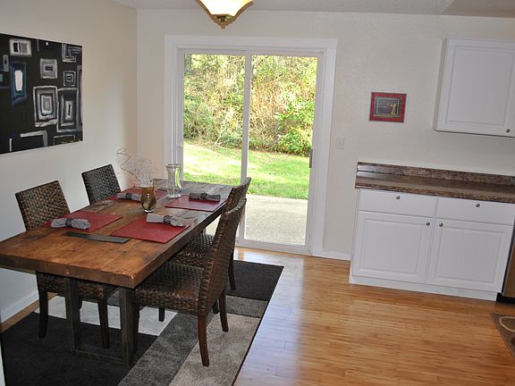 5th image of 13403 136th St Ct N