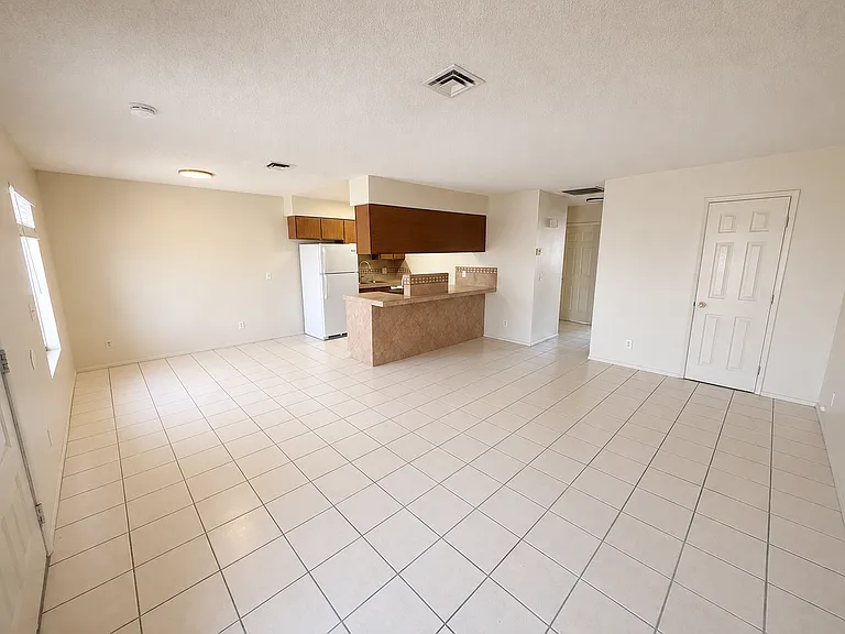 2720 El Dorado Ave N #1 — Photo 5