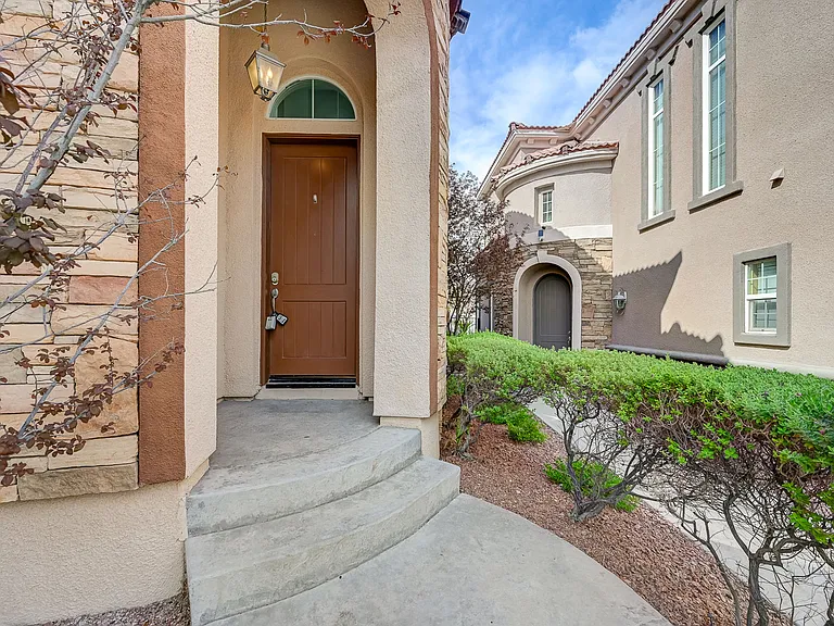 2429 Granada Bluff Ct — Photo 2