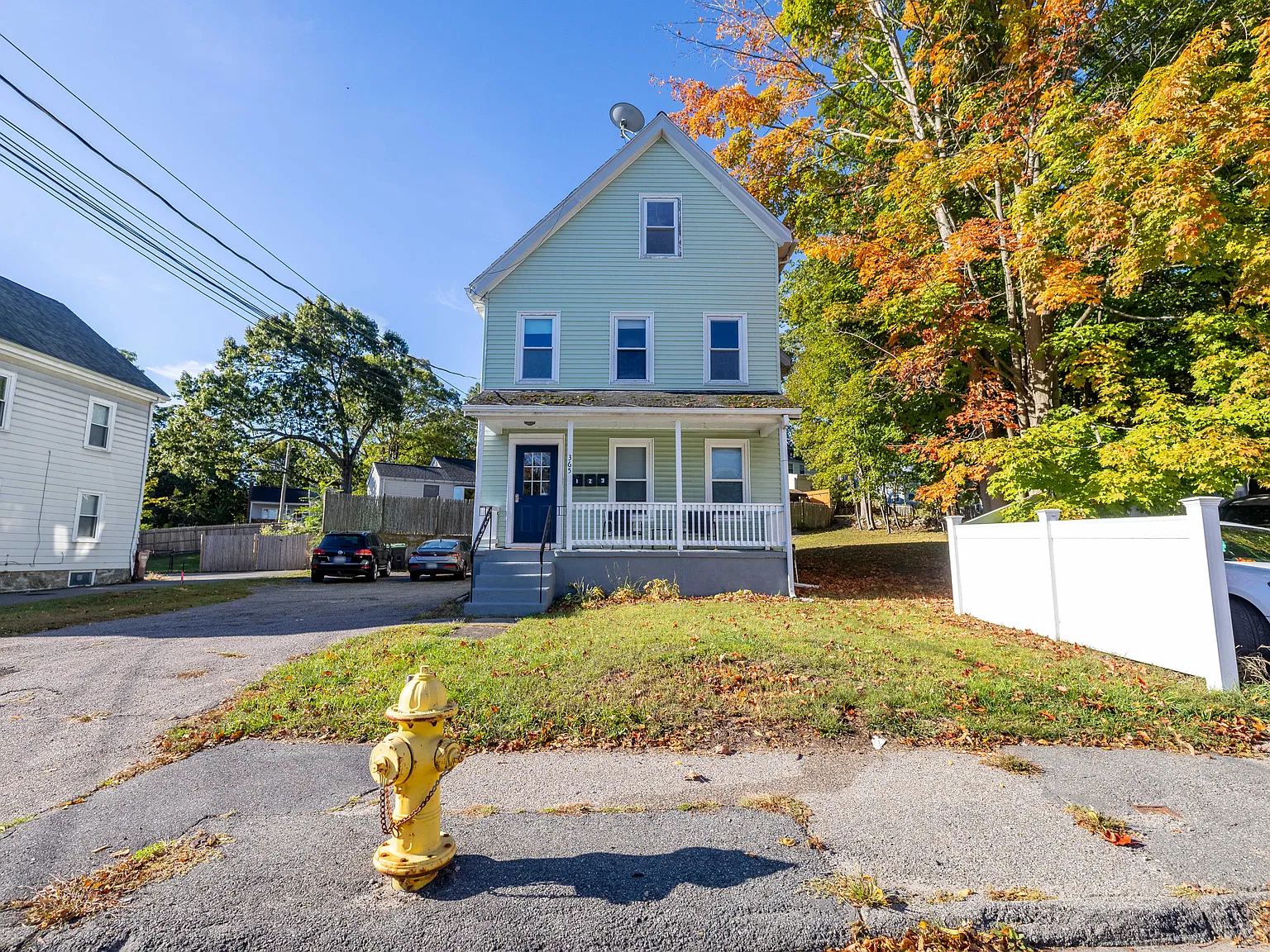 365 Whiting Ave — Photo 1