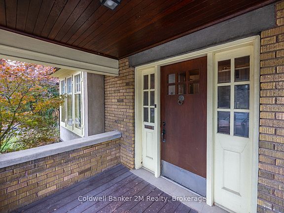 2nd image of 408 Simcoe St N
