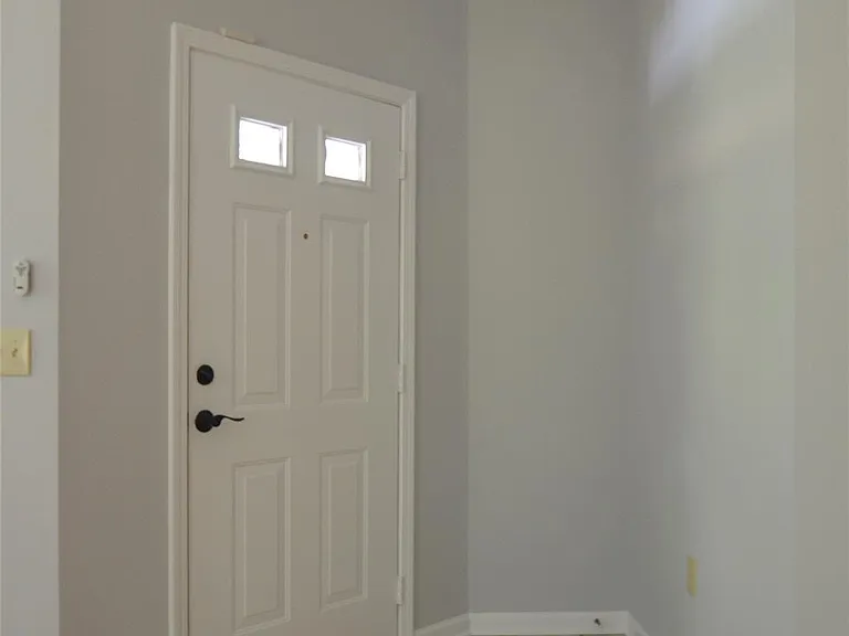 8035 Sultana Cir — Photo 3