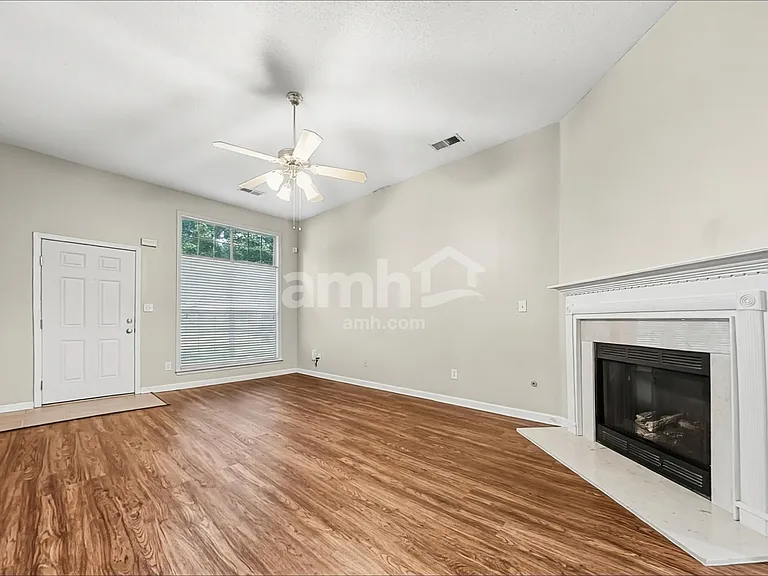 7072 Parkbrook Ln — Photo 7