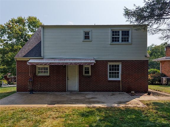 2nd image of 464 Willow Ave