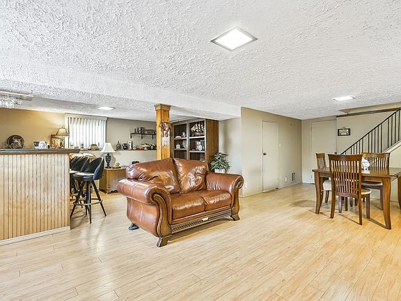 3rd image of 15935 80th St