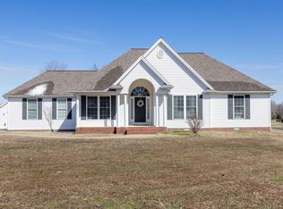 135 Erin Ln, West Paducah, KY 42086