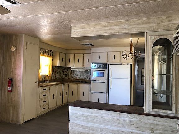5th image of 3833 N Fairview Ave #90