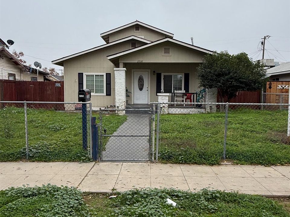 2nd image of 2538 E Clay Ave