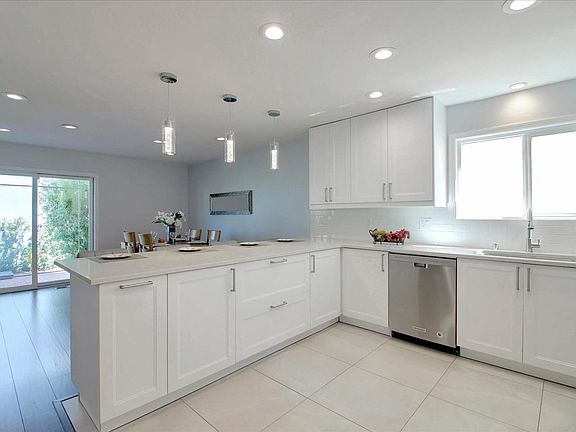 5th image of 3476 Lapridge Ln