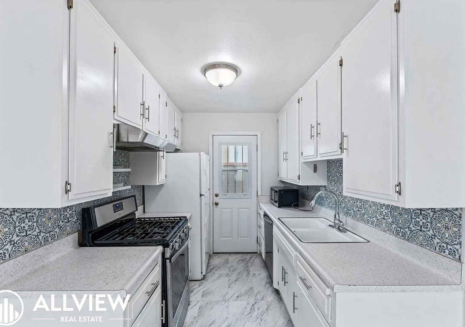 253 17th Street — Photo 3