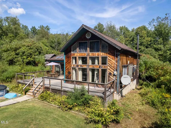 165 North Quarry Road, Comstock, NY 12821