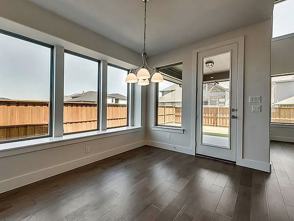 4th image of 13456 Crestmoor Dr