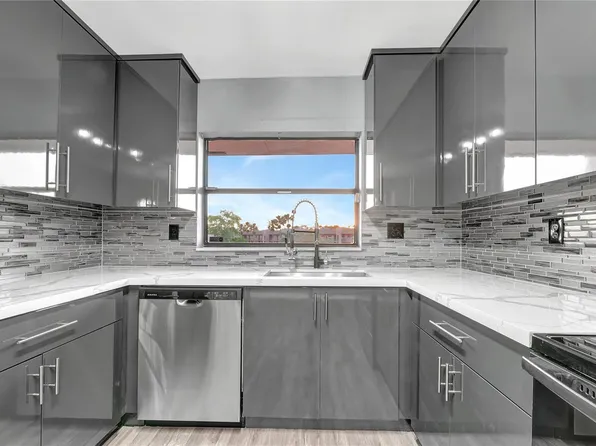 10433 Sunrise Lakes Boulevard #409, Sunrise, FL 33322