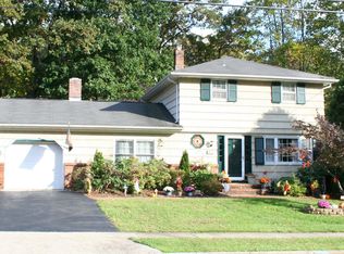 206 Reeve Ave, Bloomingdale, NJ 07403