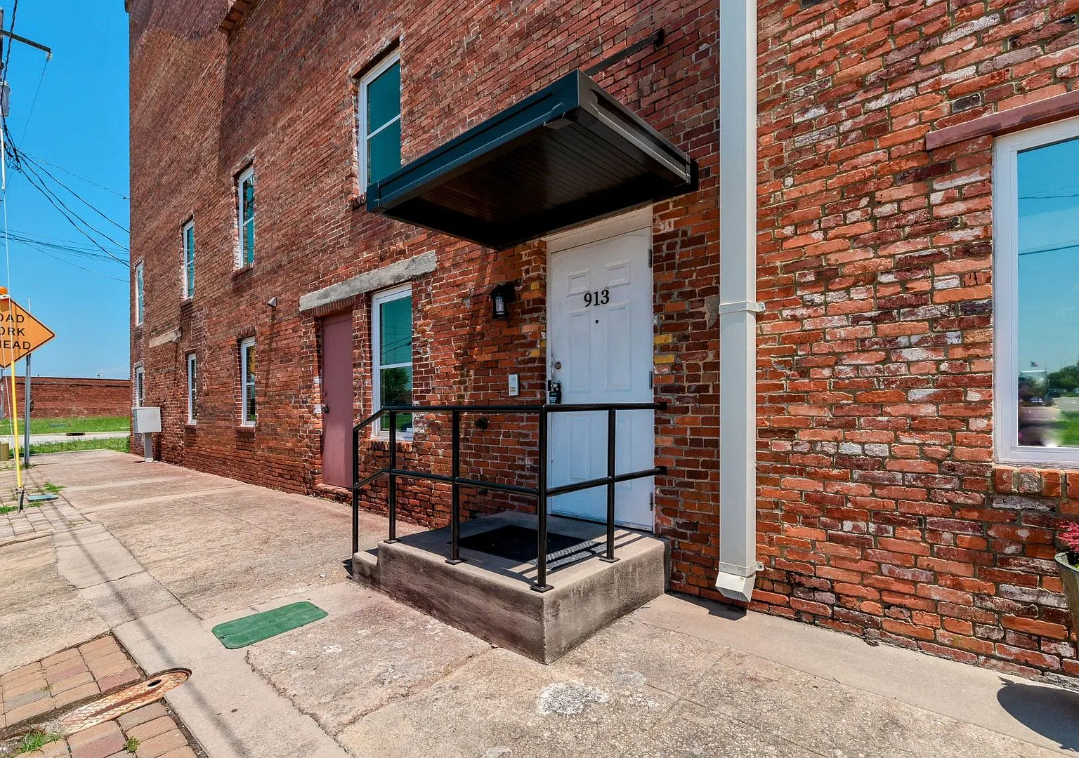 2 bed/2 bath unit in Downtown Augusta, with washer & dryer! — Photo 2