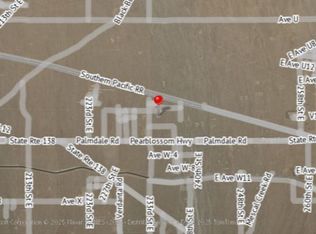 8 235th St E #V, Palmdale, CA 93591