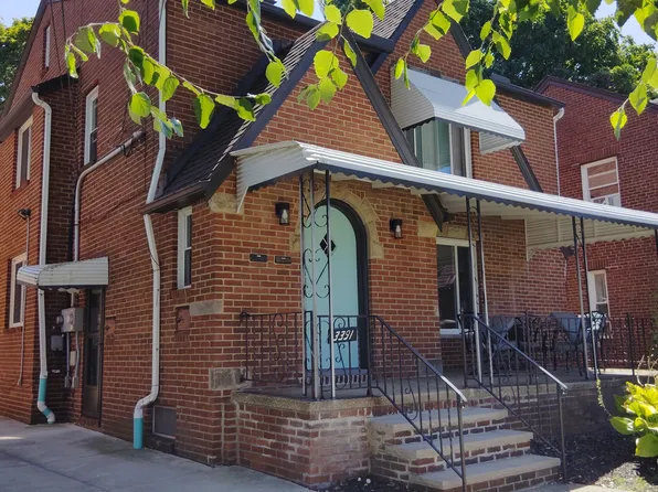 3391 Warren Rd, Cleveland, OH 44111