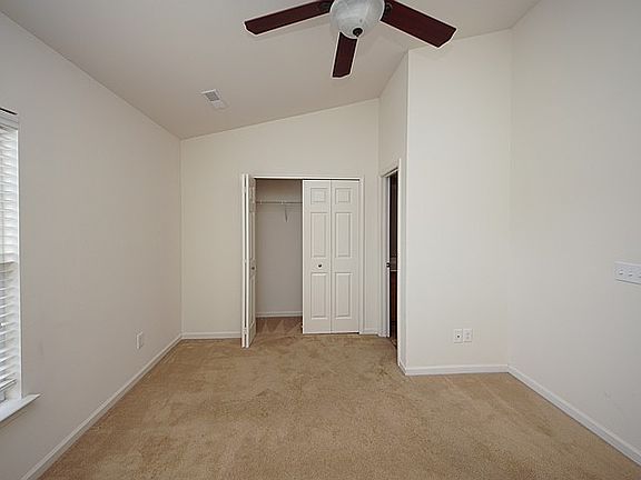 4th image of 572 Truman Dr