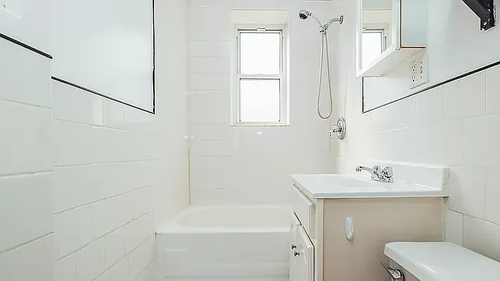 Rented by Friedman Mayer, LREB | media 16