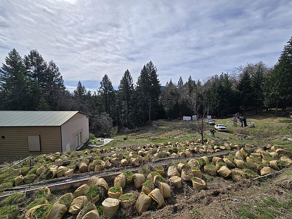 2nd image of 495 Wool Mountain Rd