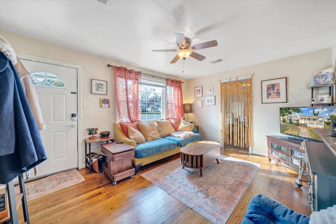 next background image