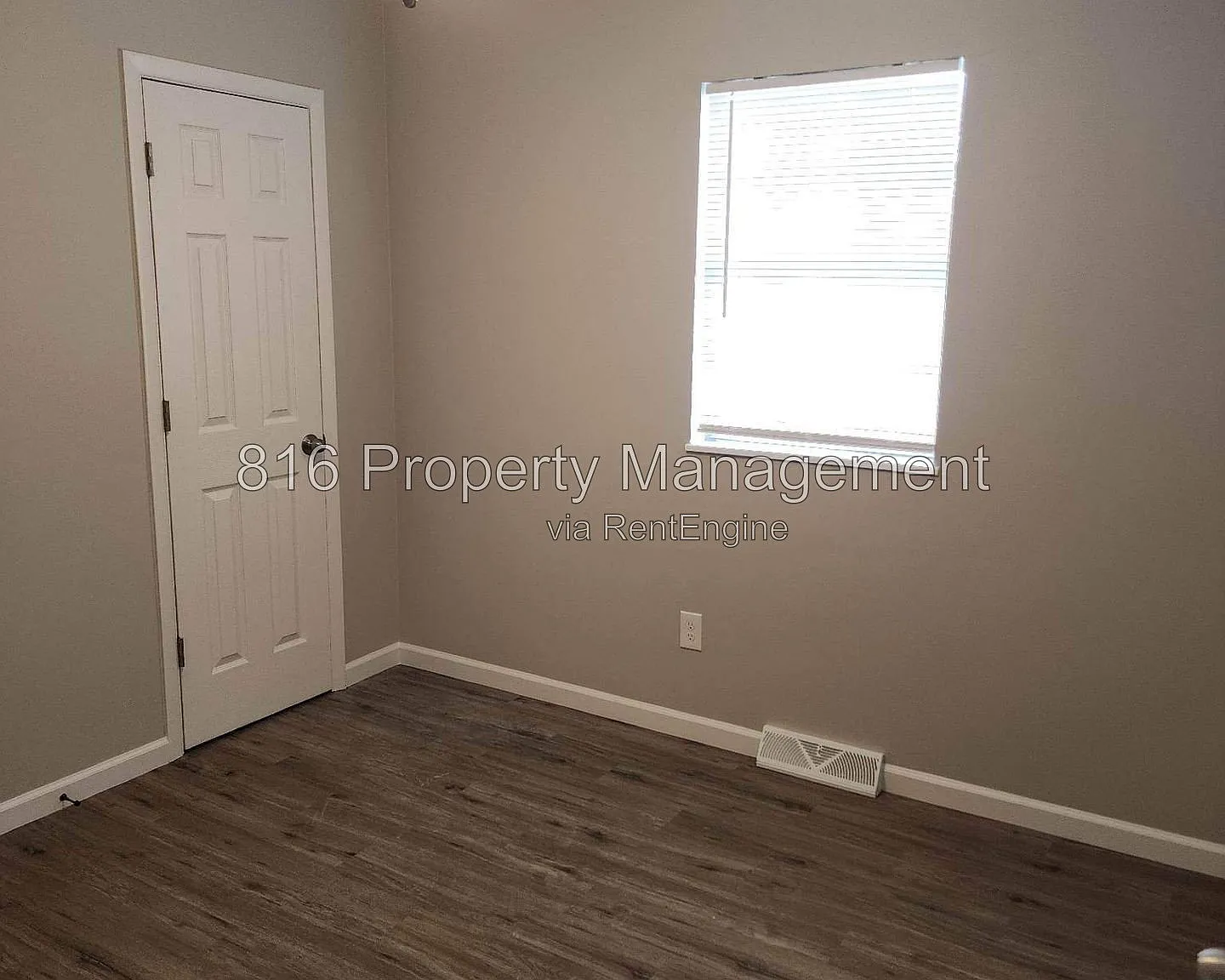 3 bed, 2.0 bath, 1200 sqft, $1,300 — Photo 3