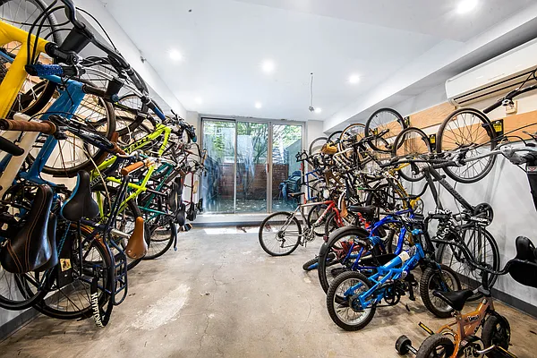 Sold by LG Fairmont Group | media 22