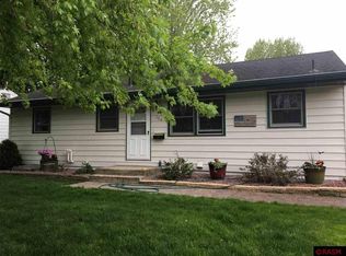 124 N Mayfair Dr, Mankato, MN 56001