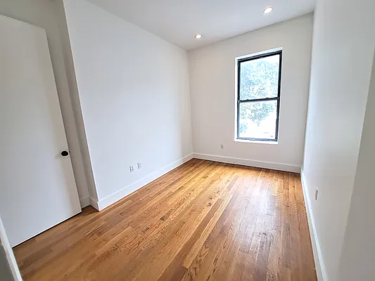 Rented by Friedman Mayer, LREB | media 19