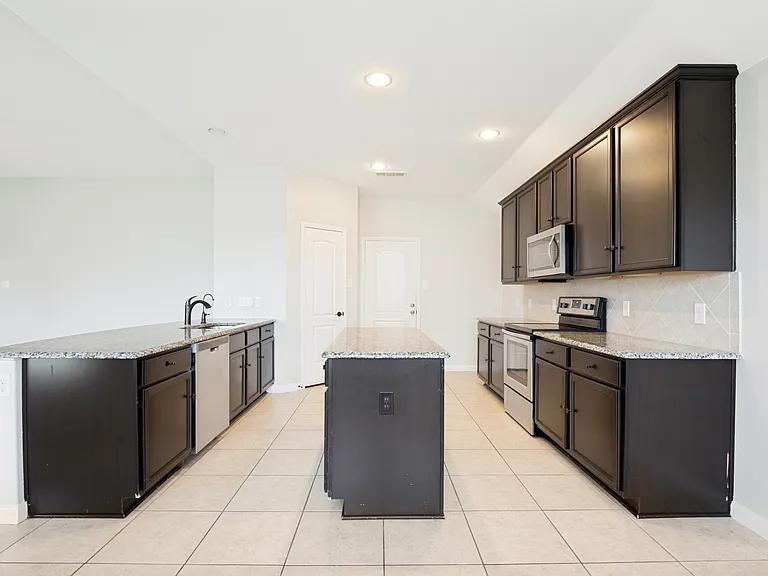 607 Shady Meadow Ln — Photo 7