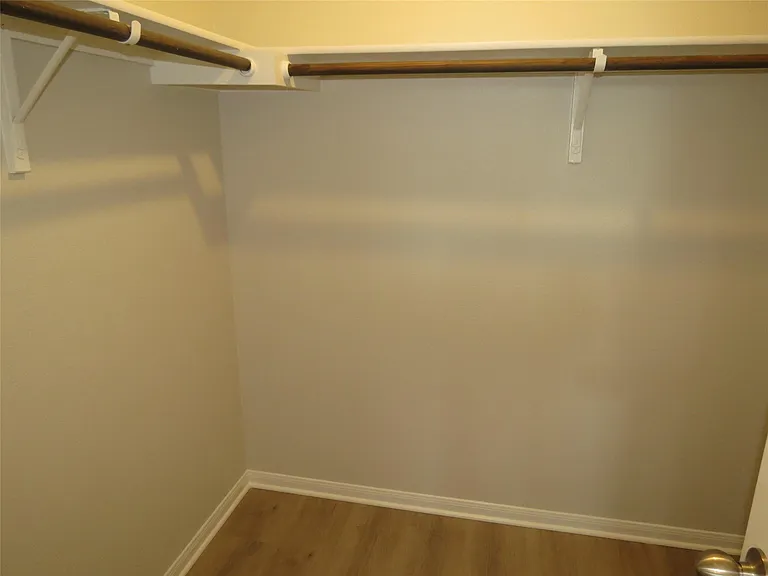 375 Musgrav — Photo 17