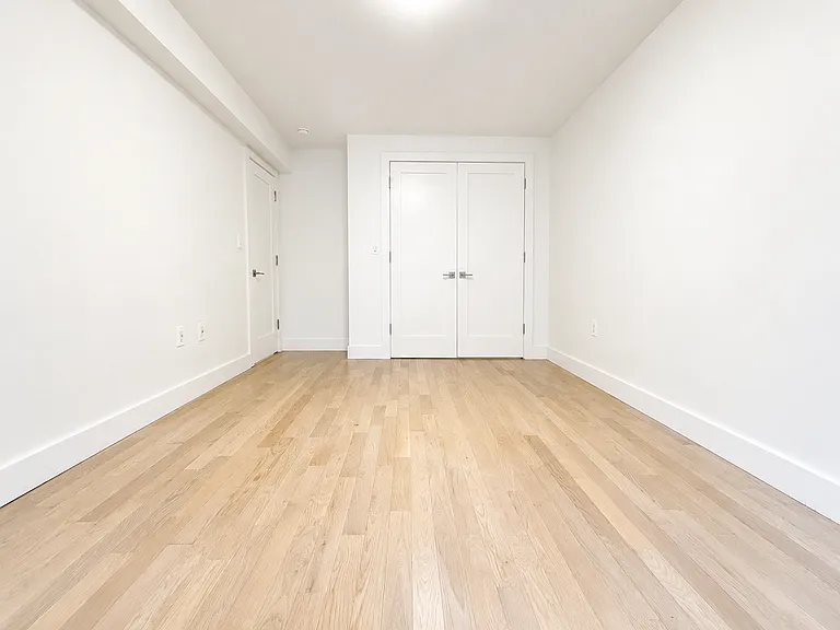 11 Crooke Ave #1E — Photo 6