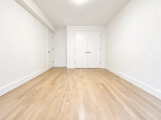 Bedroom, photo 2