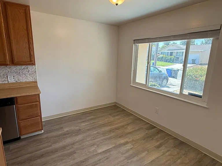 41320 Beatrice St — Photo 10
