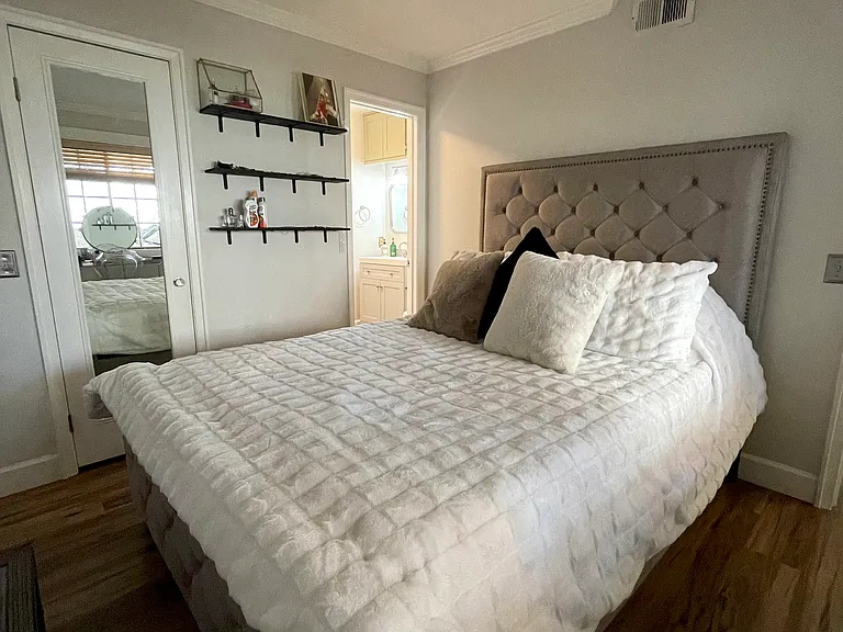 23296 La Mar #B — Photo 13