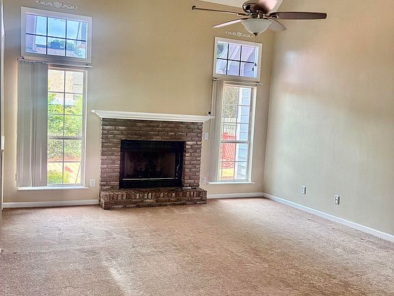 4th image of 207 Pebblebrook E