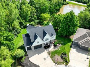 10223 River Hills Ct, Parkville, MO 64152