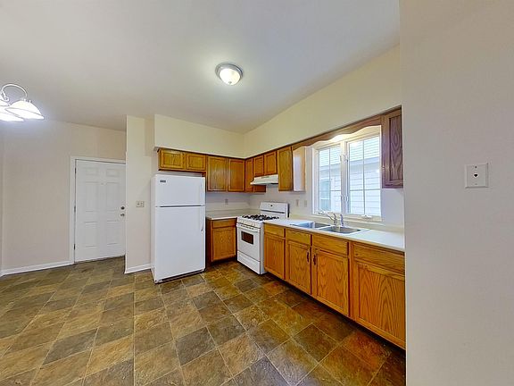 4th image of 71 N Allen St #1