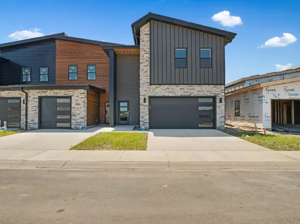 212 Sawgrass Dr, Crown Point, IN 46307
