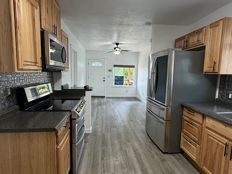 2385 5th St NE — Photo 3