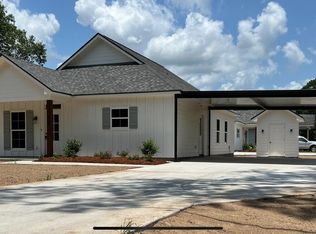 207 E E St, Rayne, LA 70578
