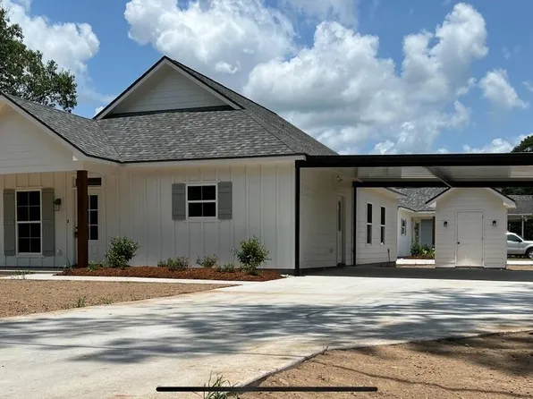 207 E E St, Rayne, LA 70578