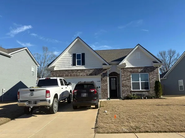 40 Witherspoon Dr, Oakland, TN 38060