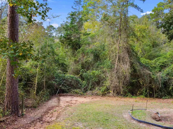 S Holly St, Ore City, TX 75683