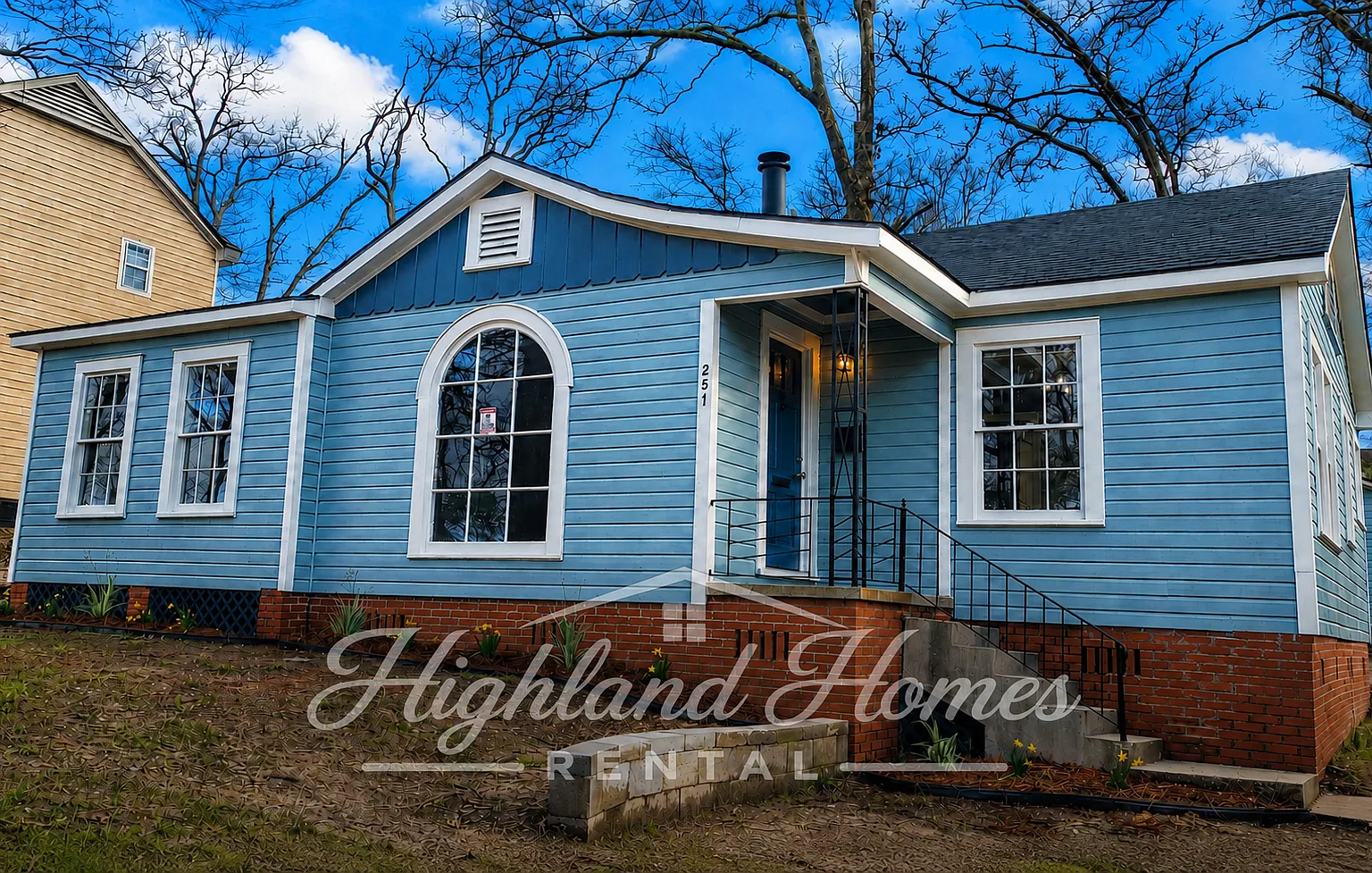 3 bed, 1.5 bath, 1270 sqft, $1,350 — Photo 1