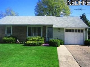 6455 Aylesworth Dr, Parma Heights, OH 44130
